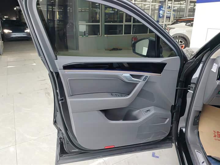 Фото 7 - Volkswagen Touareg