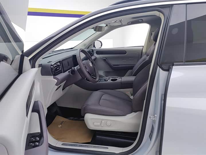 Фото 9 - Leapmotor C11