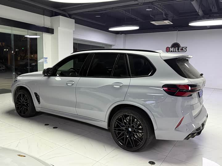 Фото 2 - BMW X5 M