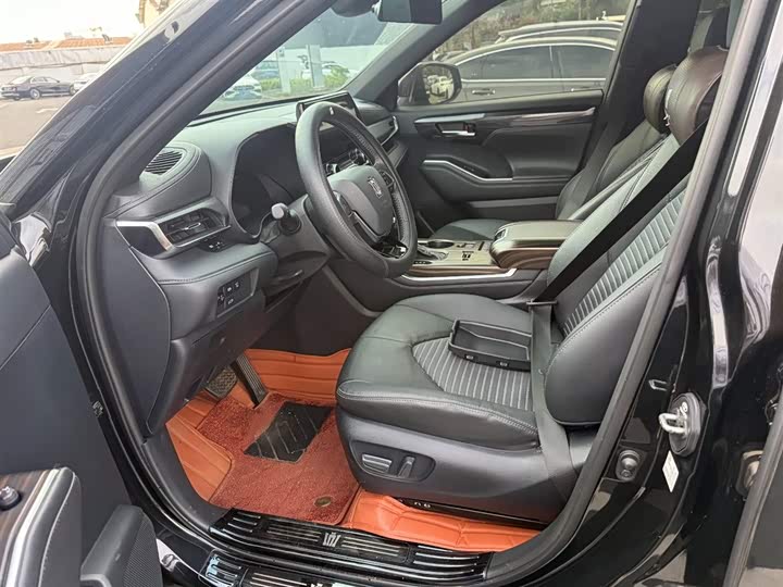 Фото 4 - Toyota Crown Kluger