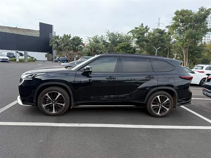 Фото 5 - Toyota Crown Kluger