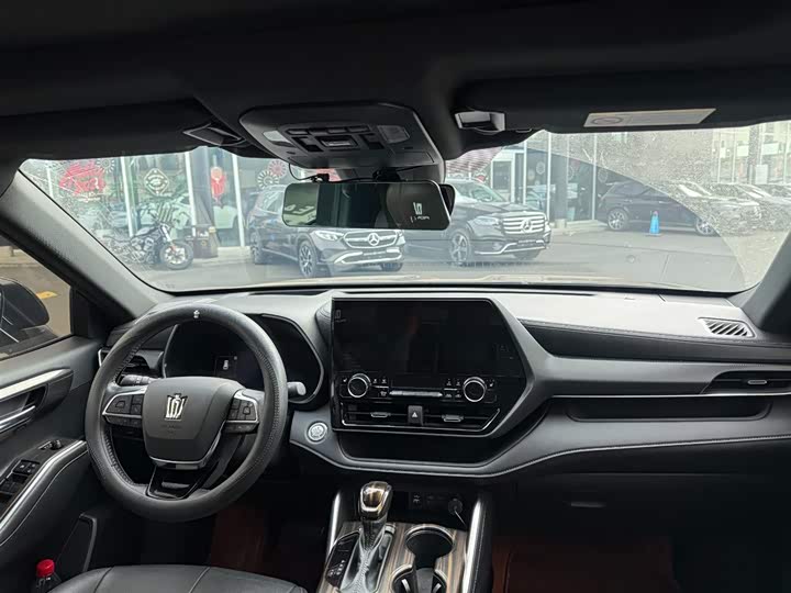 Фото 7 - Toyota Crown Kluger