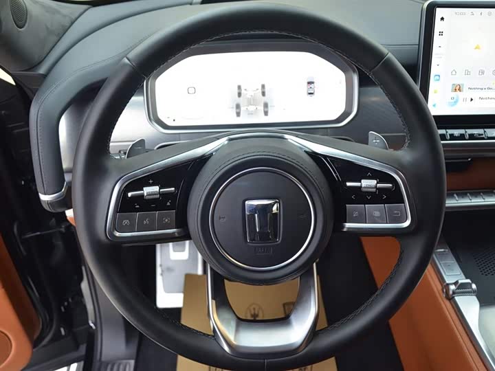 Фото 7 - Tank 700 Hybrid