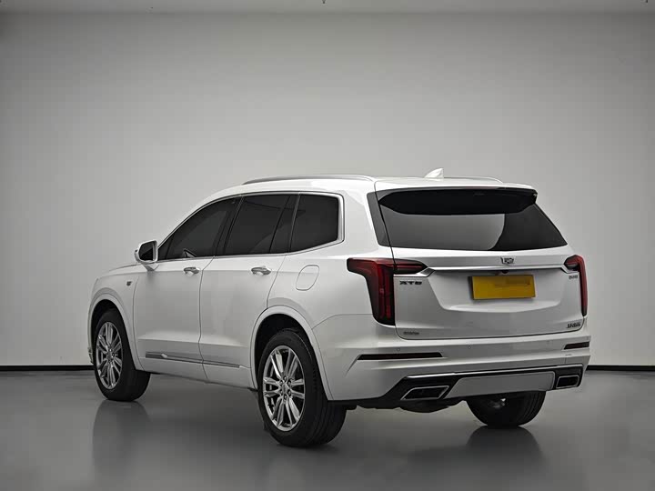 Фото 6 - Cadillac XT6