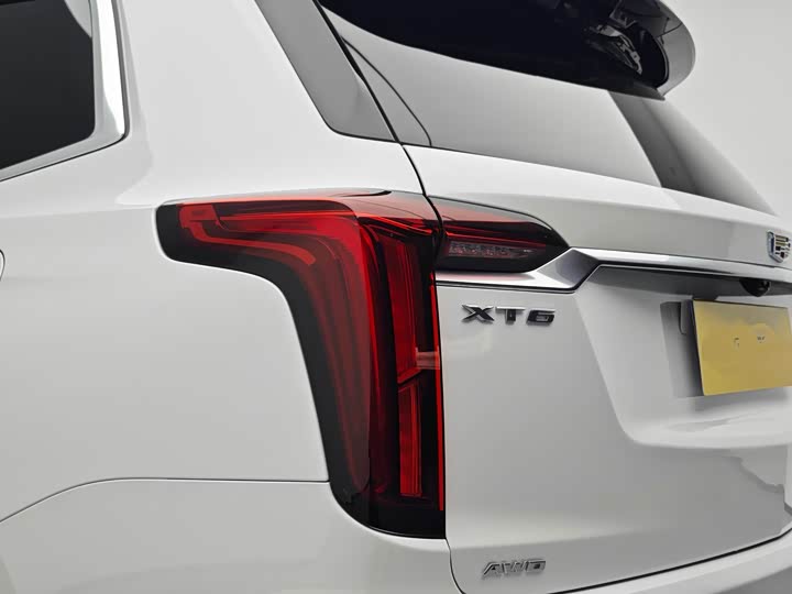 Фото 7 - Cadillac XT6