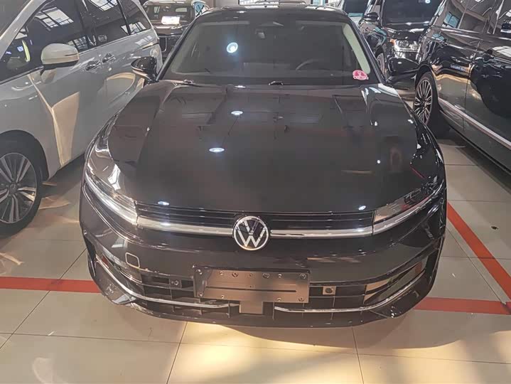 Фото 2 - Volkswagen Magotan