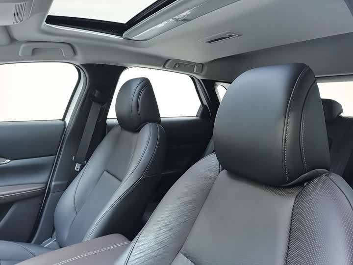 Фото 7 - Mazda CX-30