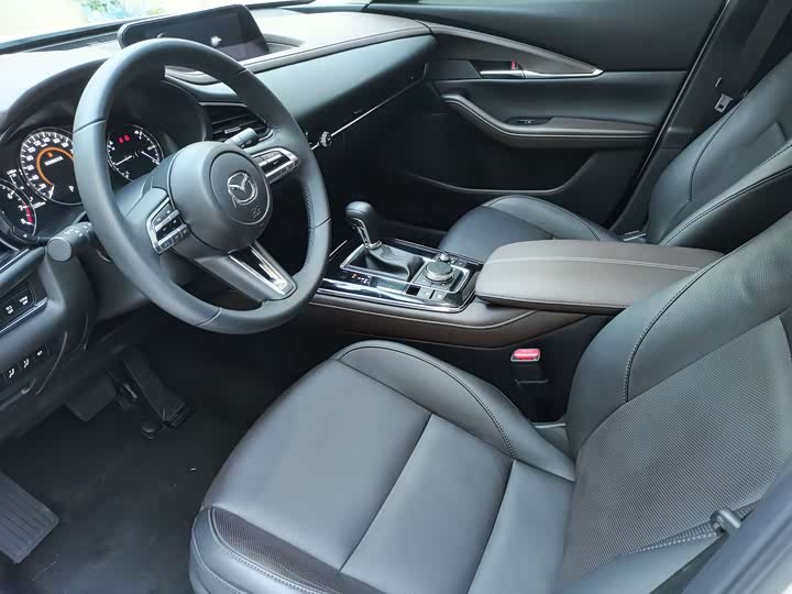 Фото 9 - Mazda CX-30