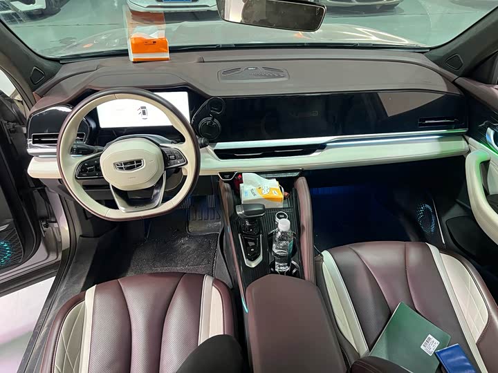 Фото 3 - Geely Monjaro