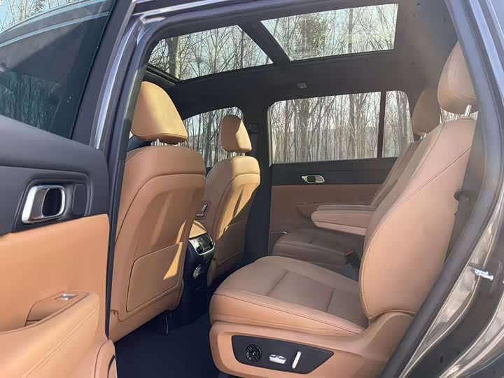 Фото 4 - LiXiang One