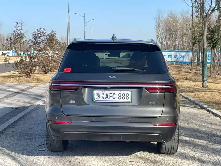 Фото 8 - LiXiang One