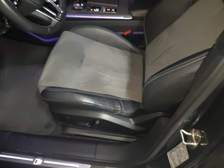 Фото 9 - Audi A6L