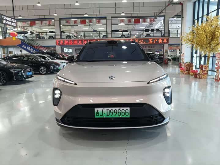 Фото 1 - Nio ES8