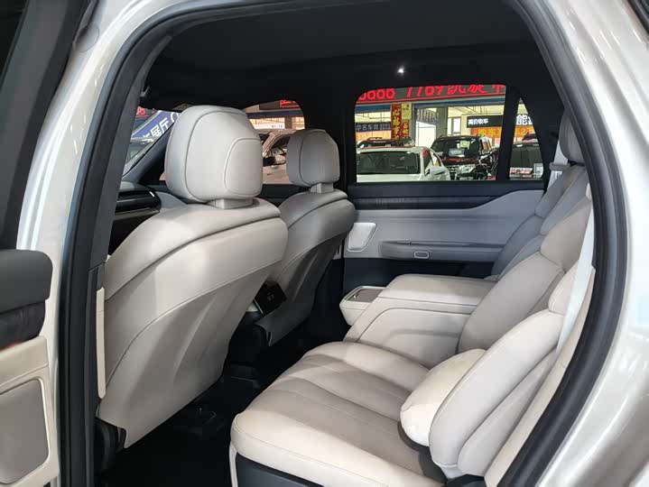 Фото 6 - Nio ES8