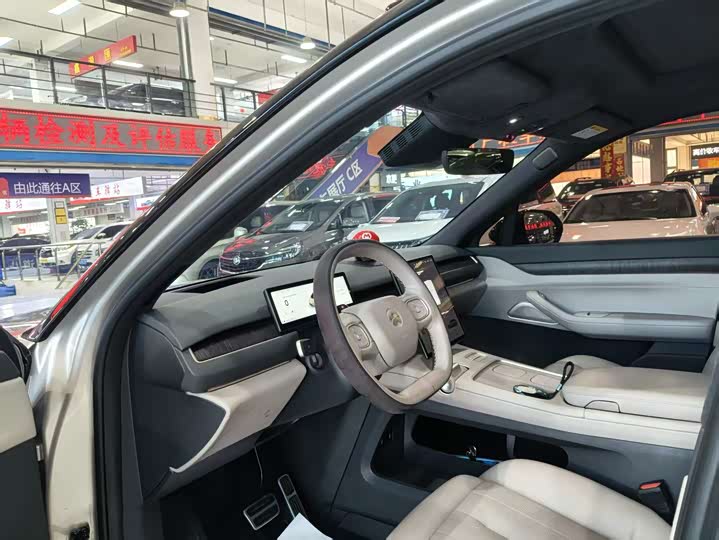 Фото 7 - Nio ES8