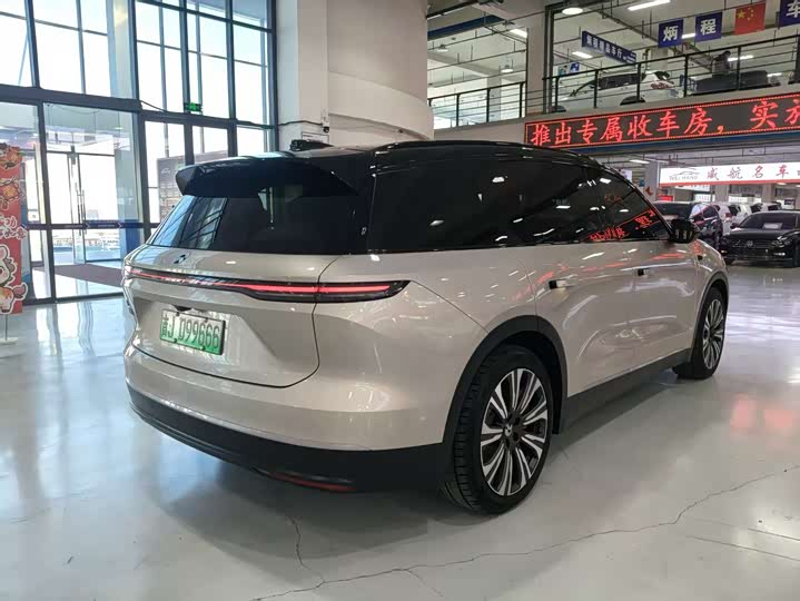 Фото 9 - Nio ES8