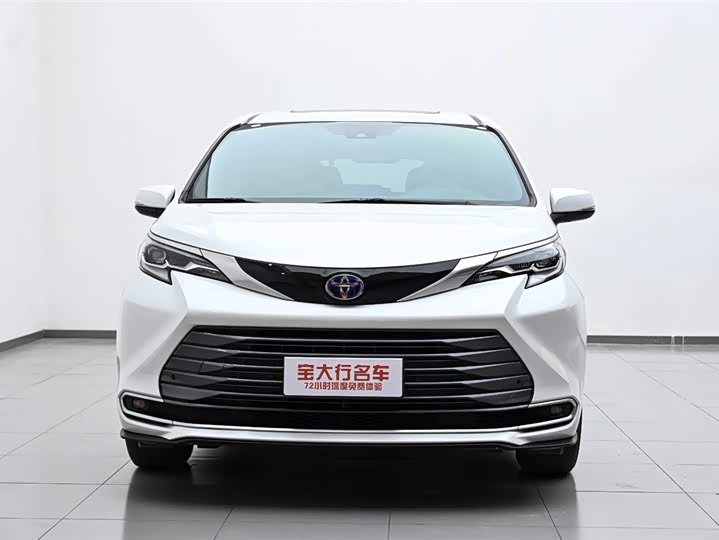 Фото 3 - Toyota Sienna