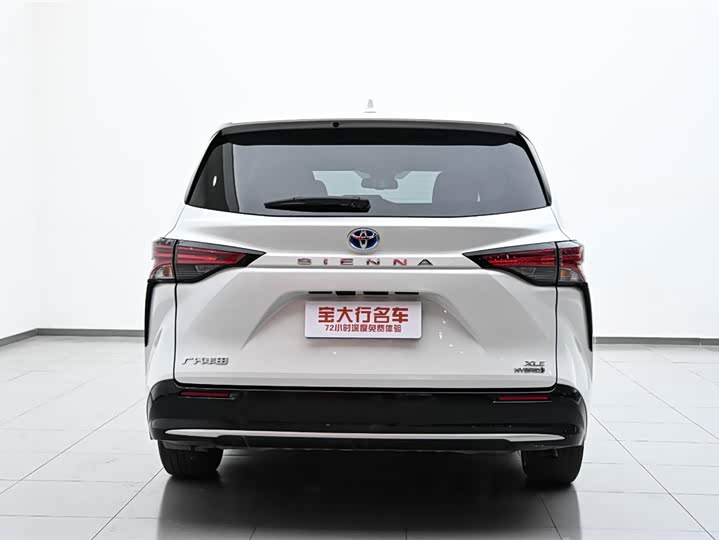Фото 8 - Toyota Sienna