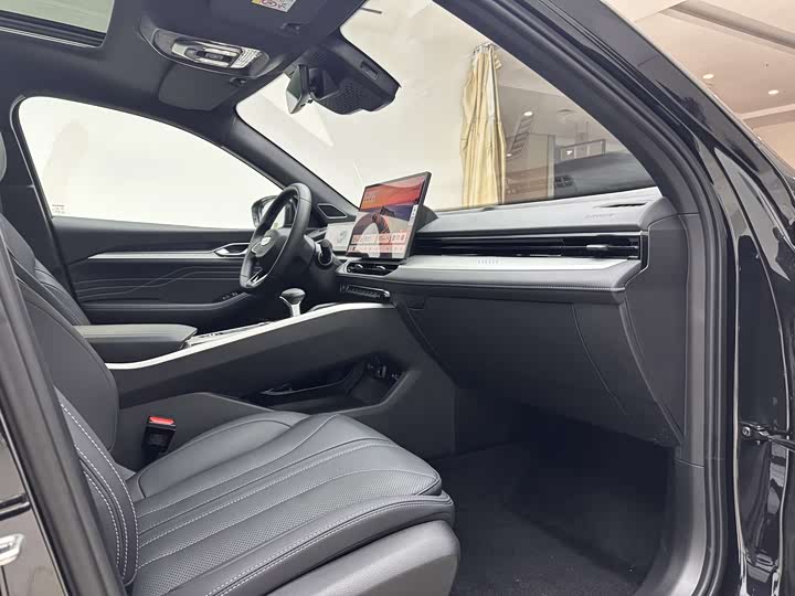 Photo 7 - Geely Preface