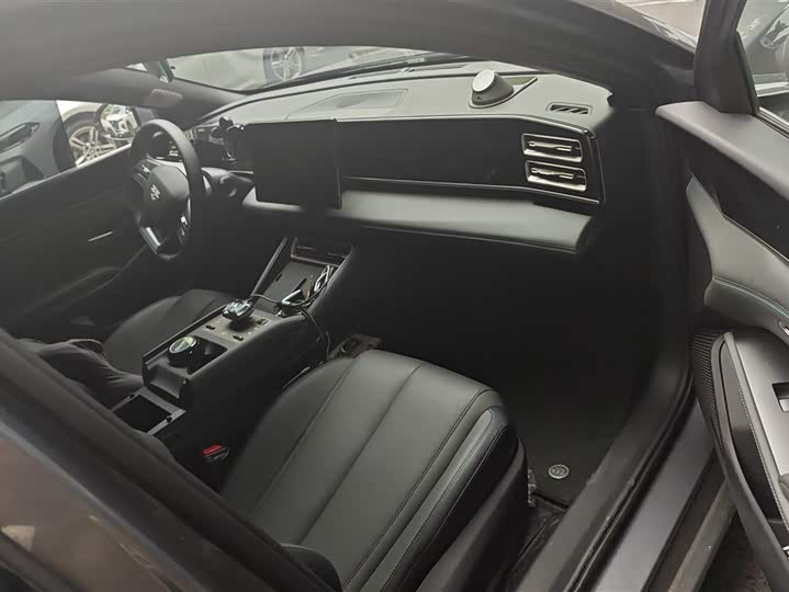 Фото 8 - BYD Qin L