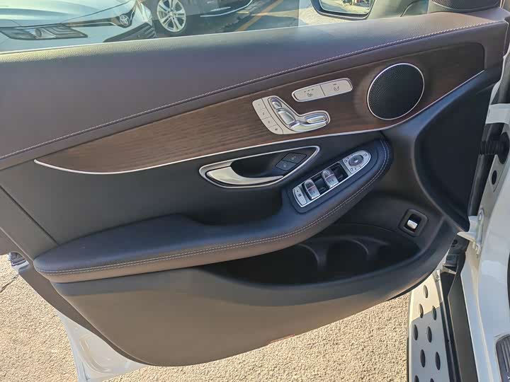 Фото 4 - Mercedes-Benz GLC-Class