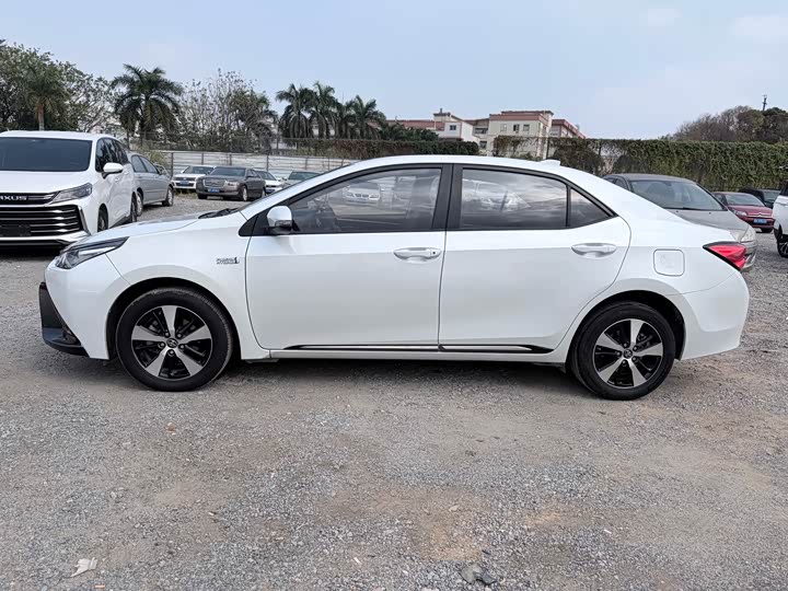 Фото 5 - Toyota Levin Hybrid