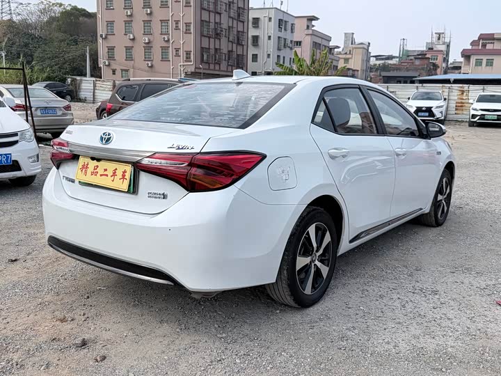 Фото 7 - Toyota Levin Hybrid