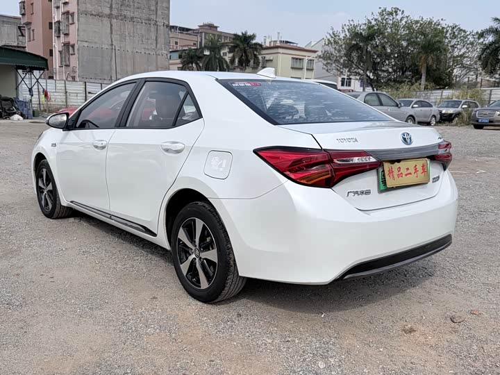 Фото 8 - Toyota Levin Hybrid