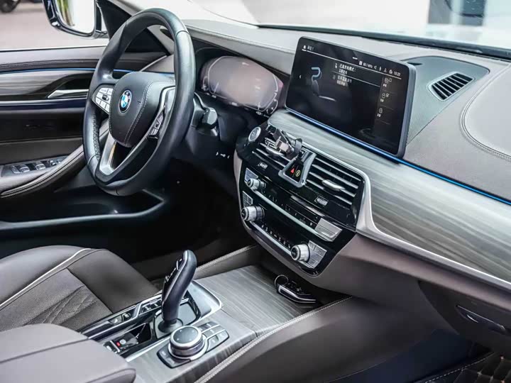 Фото 5 - BMW 5 Series Hybrid