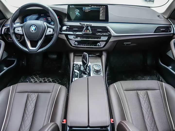 Фото 9 - BMW 5 Series Hybrid
