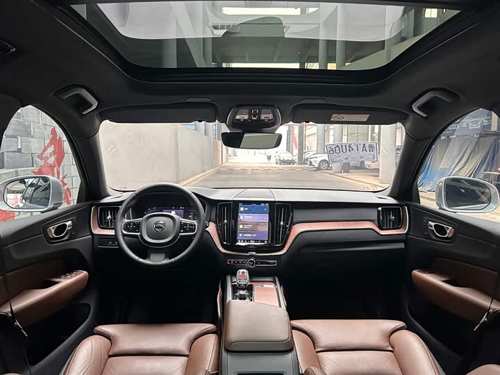 Фото 9 - Volvo XC60 Hybrid