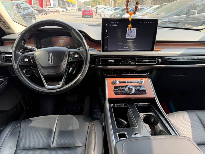 Фото 4 - Lincoln Aviator