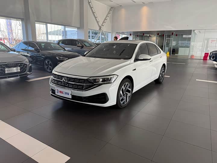 Фото 1 - Volkswagen Sagitar L