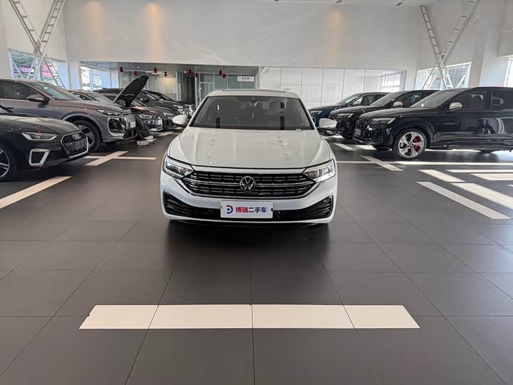 Фото 3 - Volkswagen Sagitar L