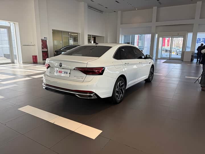 Фото 5 - Volkswagen Sagitar L