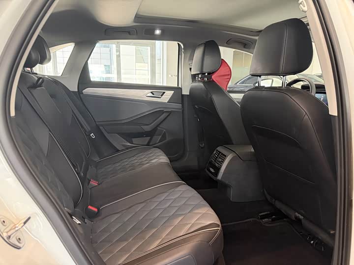 Фото 9 - Volkswagen Sagitar L