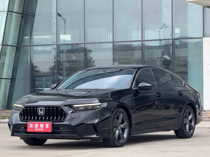 Фото 1 - Honda Inspire