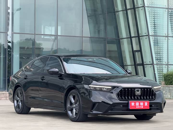 Фото 3 - Honda Inspire