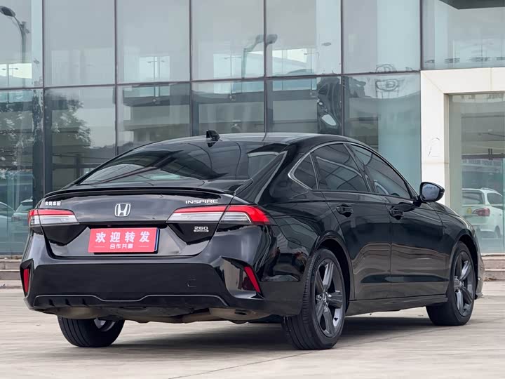 Фото 4 - Honda Inspire