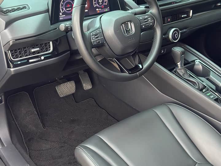 Фото 7 - Honda Inspire