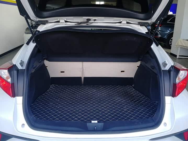 Фото 4 - Toyota Izoa