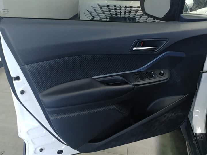 Фото 7 - Toyota Izoa