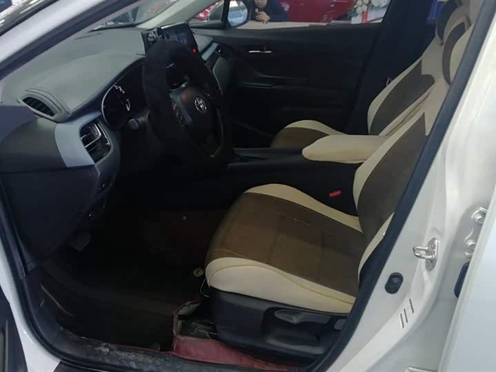 Фото 9 - Toyota Izoa