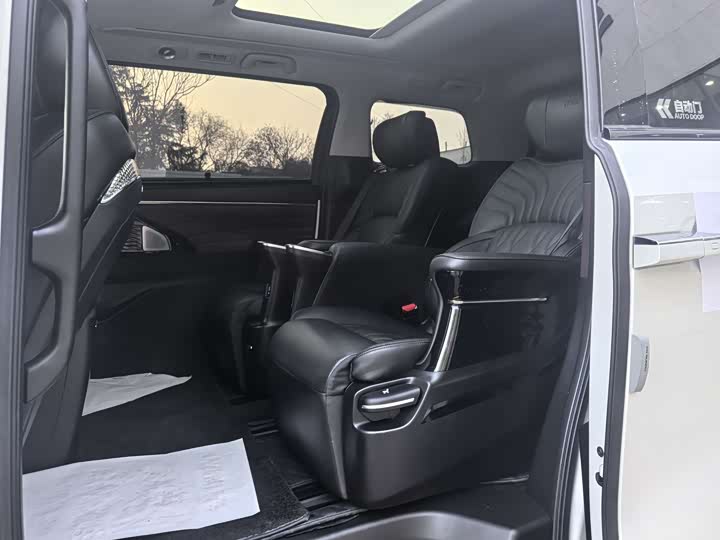 Фото 4 - GAC Trumpchi M8