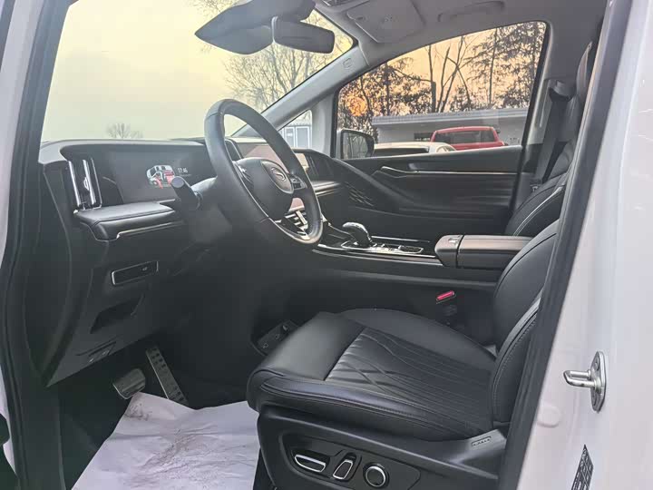 Фото 5 - GAC Trumpchi M8