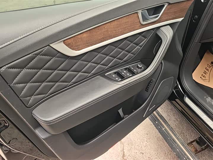 Фото 7 - Hongqi HS7