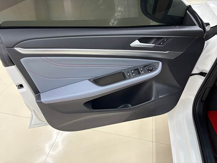 Фото 9 - Volkswagen Lamando L