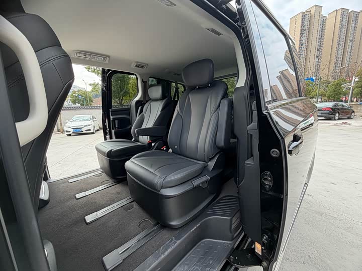 Фото 7 - Maxus G10