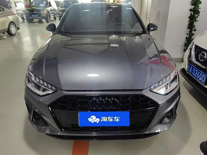 Фото 2 - Audi A4L