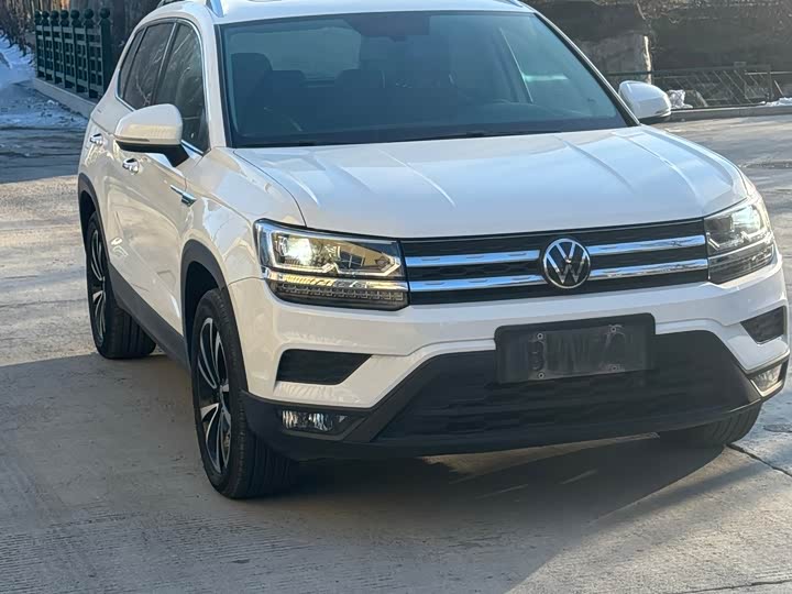 Фото 1 - Volkswagen Tharu